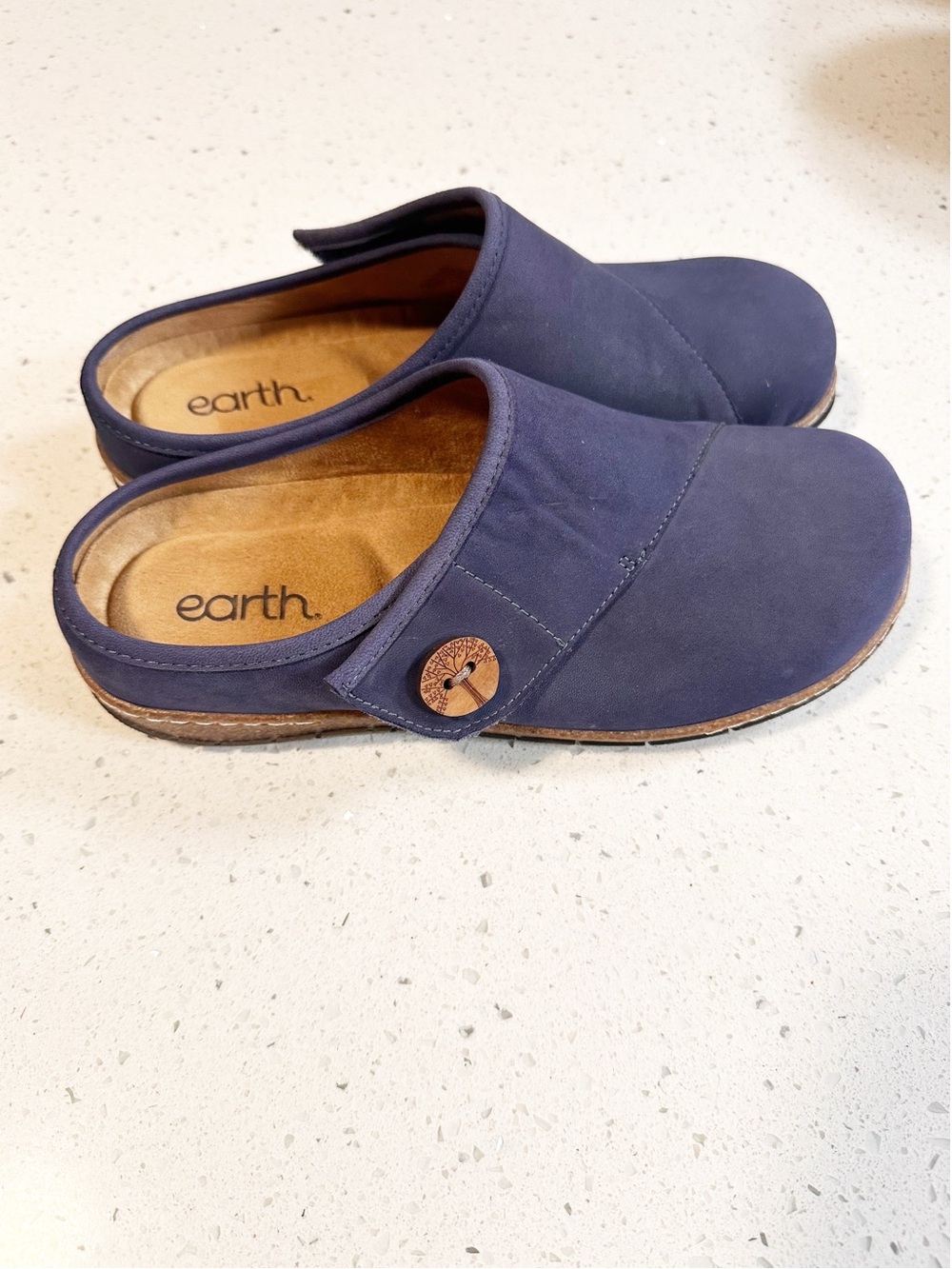 Earth Women’s Ezra Button Wrap Leather Comfort Clogs Mules Slip On Shoes Blue 9W